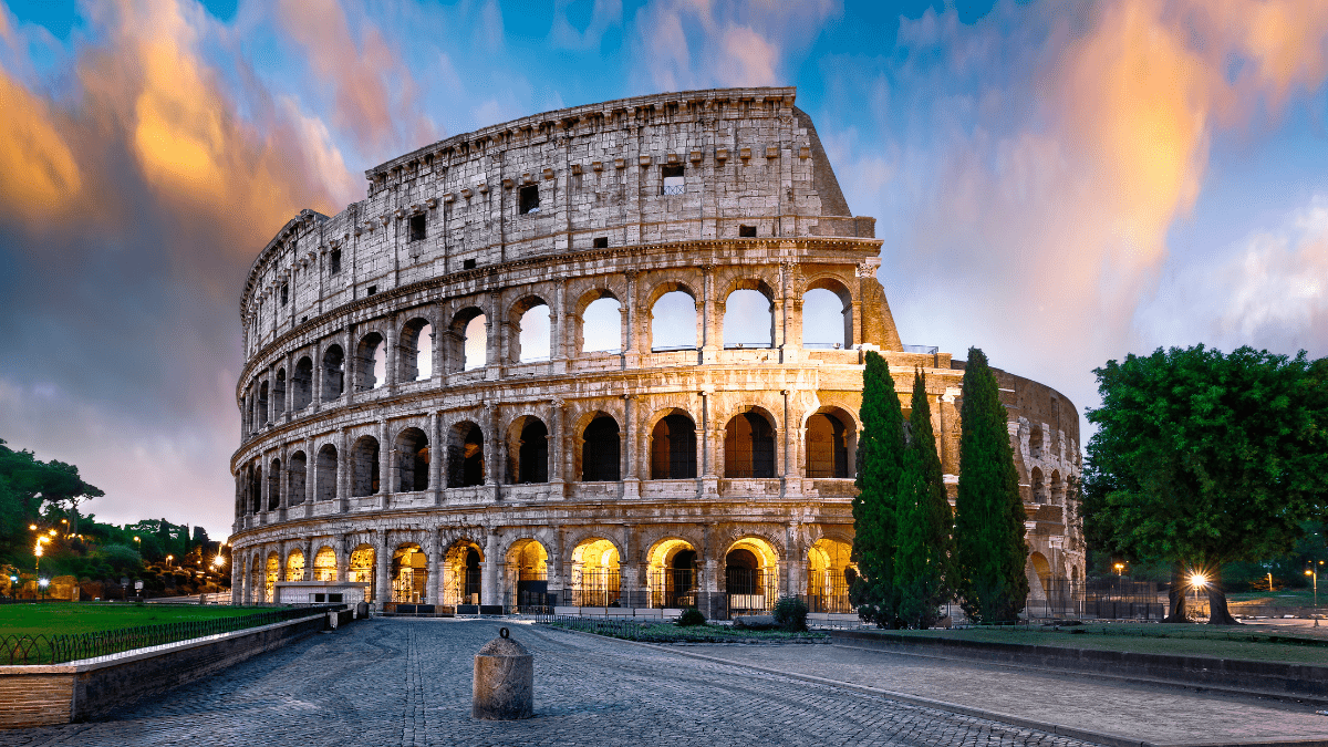 A Walking Itinerary to Rome: A Vatican Morning and Colosseum Afternoon