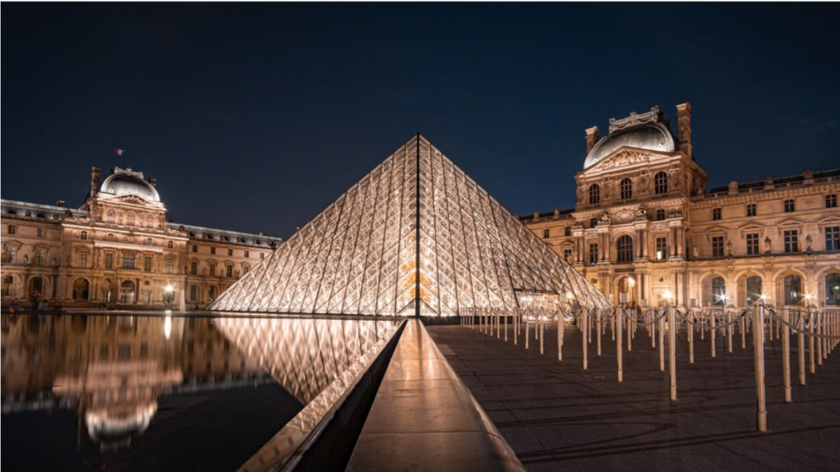 Long-Term Luggage Storage in Paris