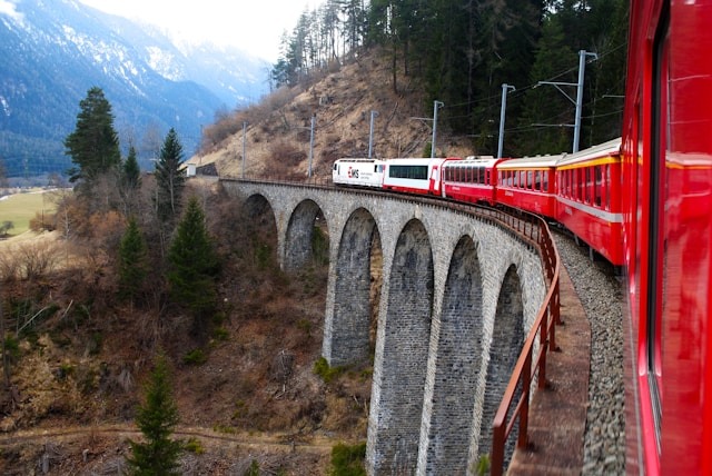 🚨 WIN A EURAIL OR INTERRAIL PASS + FREE LUGGAGE STORAGE!